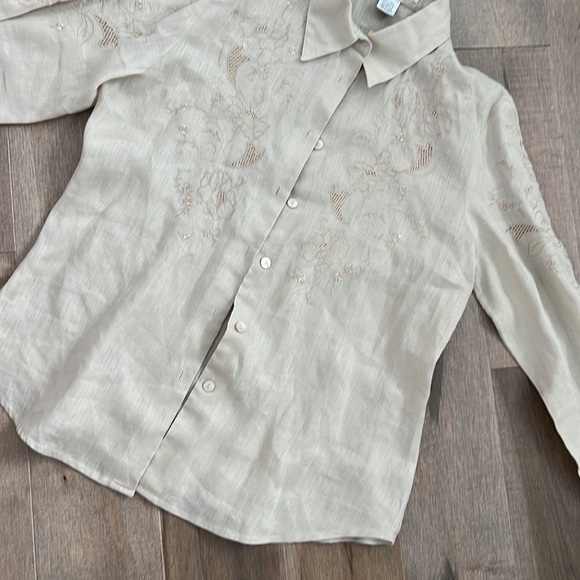 Linen embroidery beige top, size 8 - Picture 2 of 5